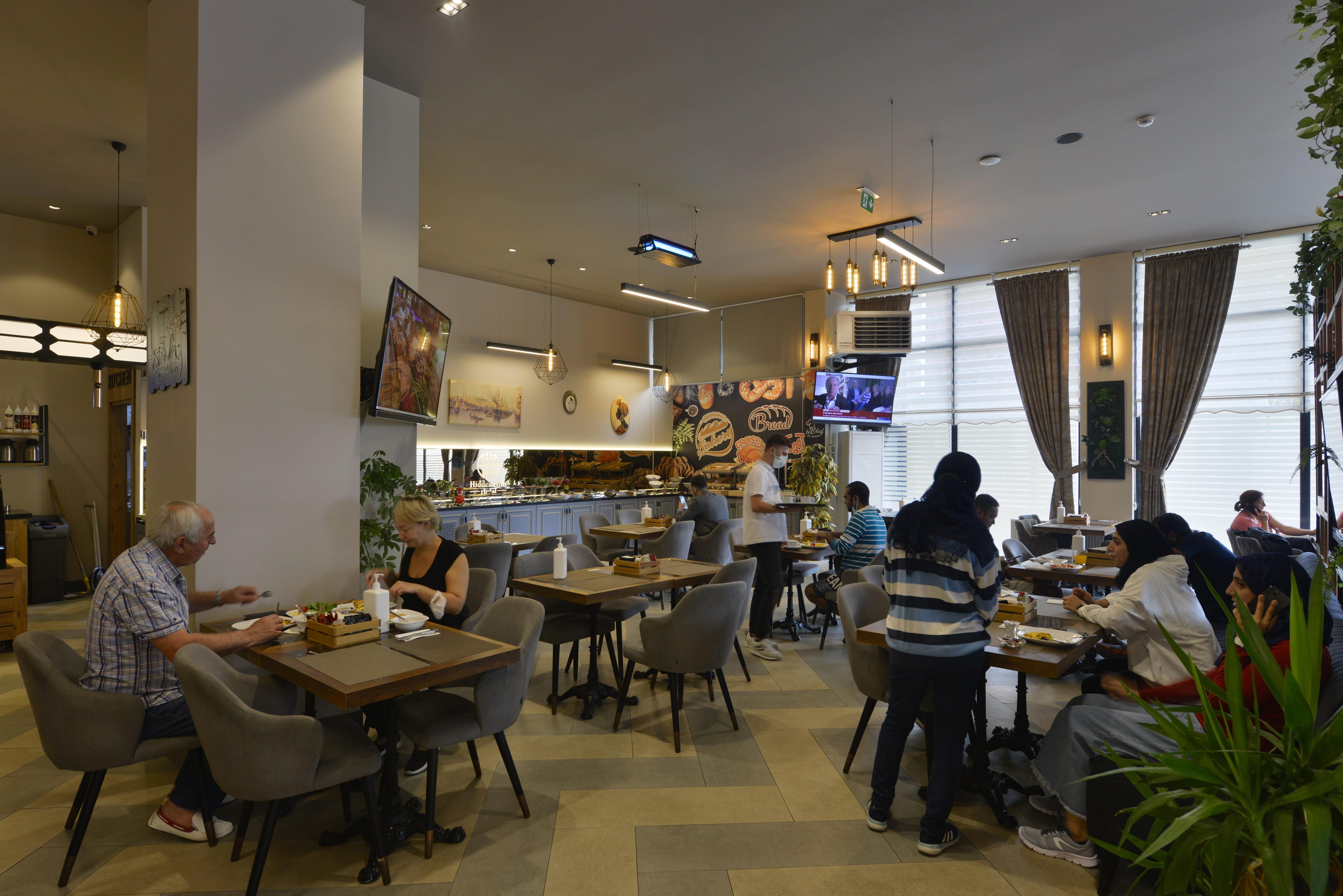Best Western Premier Hidden Hills Hotel Istanbul Luaran gambar Interior of a restaurant in Tehran