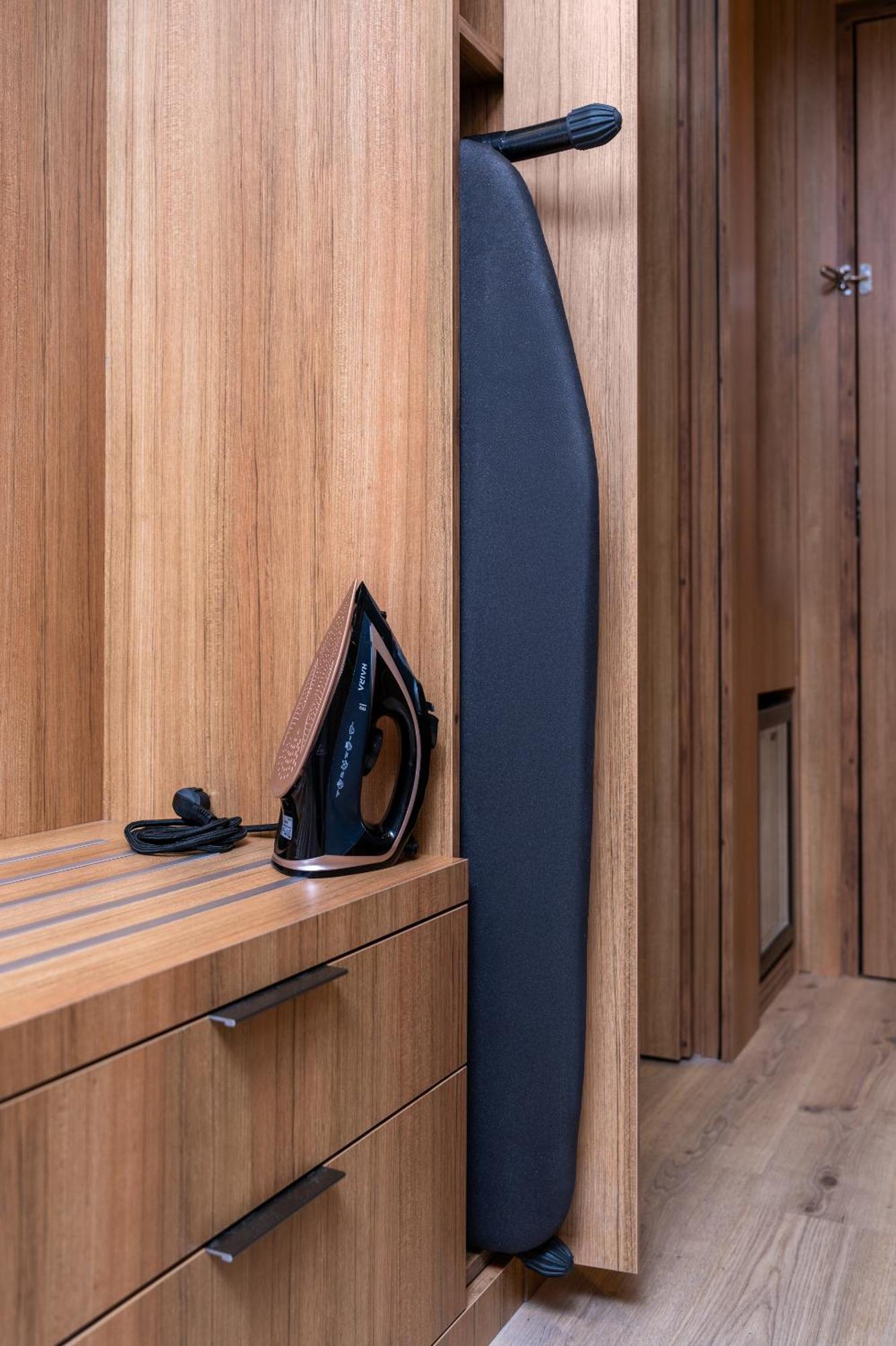 Best Western Premier Hidden Hills Hotel Istanbul Luaran gambar A steam iron