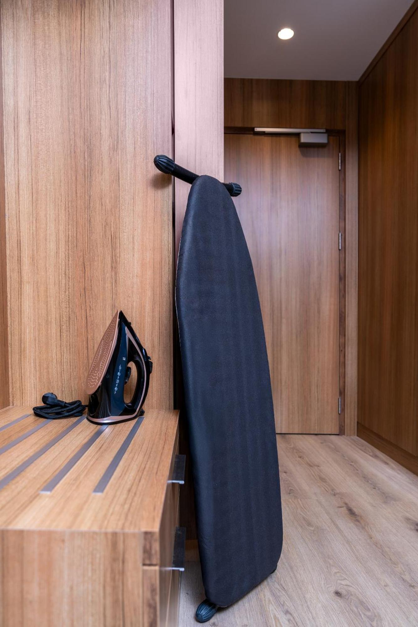 Best Western Premier Hidden Hills Hotel Istanbul Luaran gambar A garment steamer