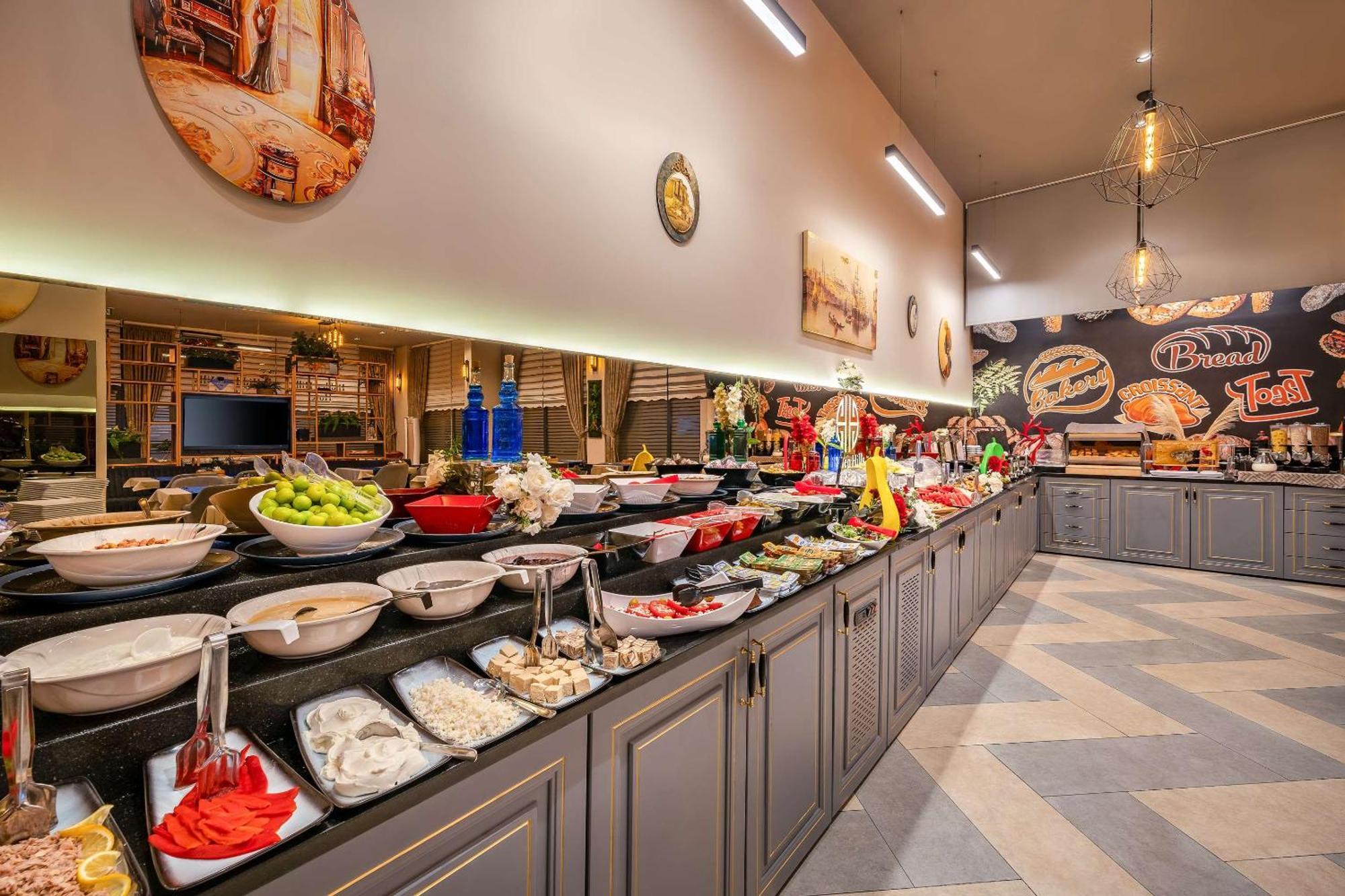 Best Western Premier Hidden Hills Hotel Istanbul Luaran gambar A buffet at a hotel